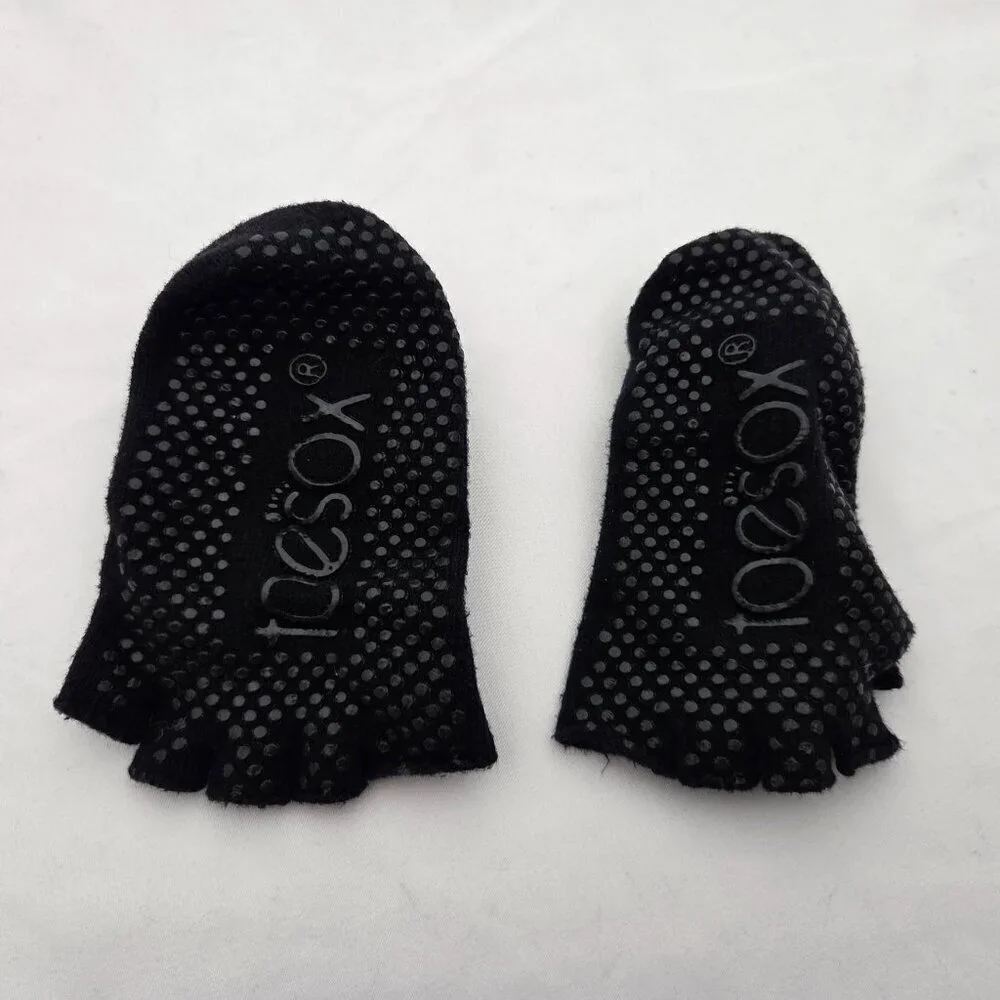 TOESOX Half-Toe Grip Pilates/Barre/Yoga Socks - Black Size S/M